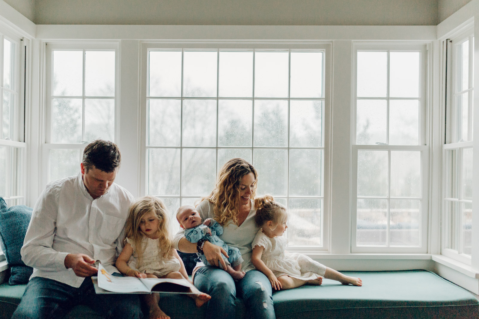 dream-clients-lifestyle-photography-laura-barr-2 A lifestyle family photo at home