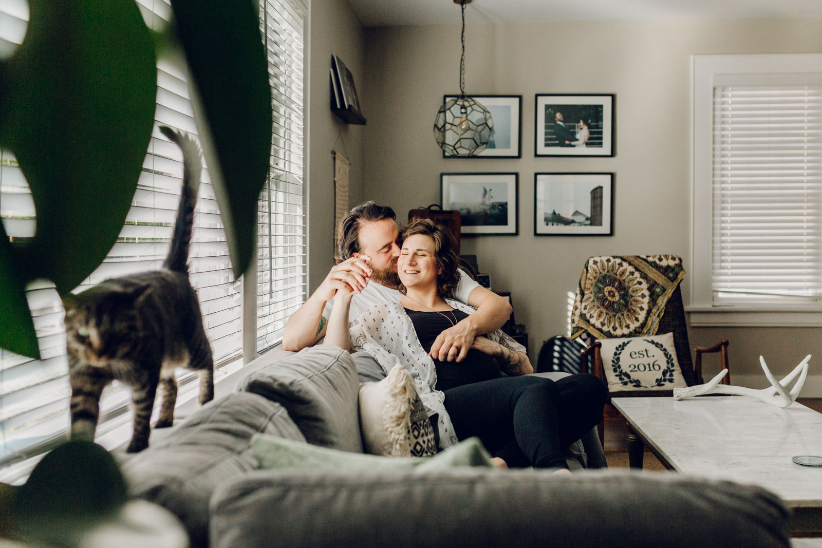 dream-clients-lifestyle-photography-laura-barr-7 Lifestyle maternity photo of couple at home relaxed