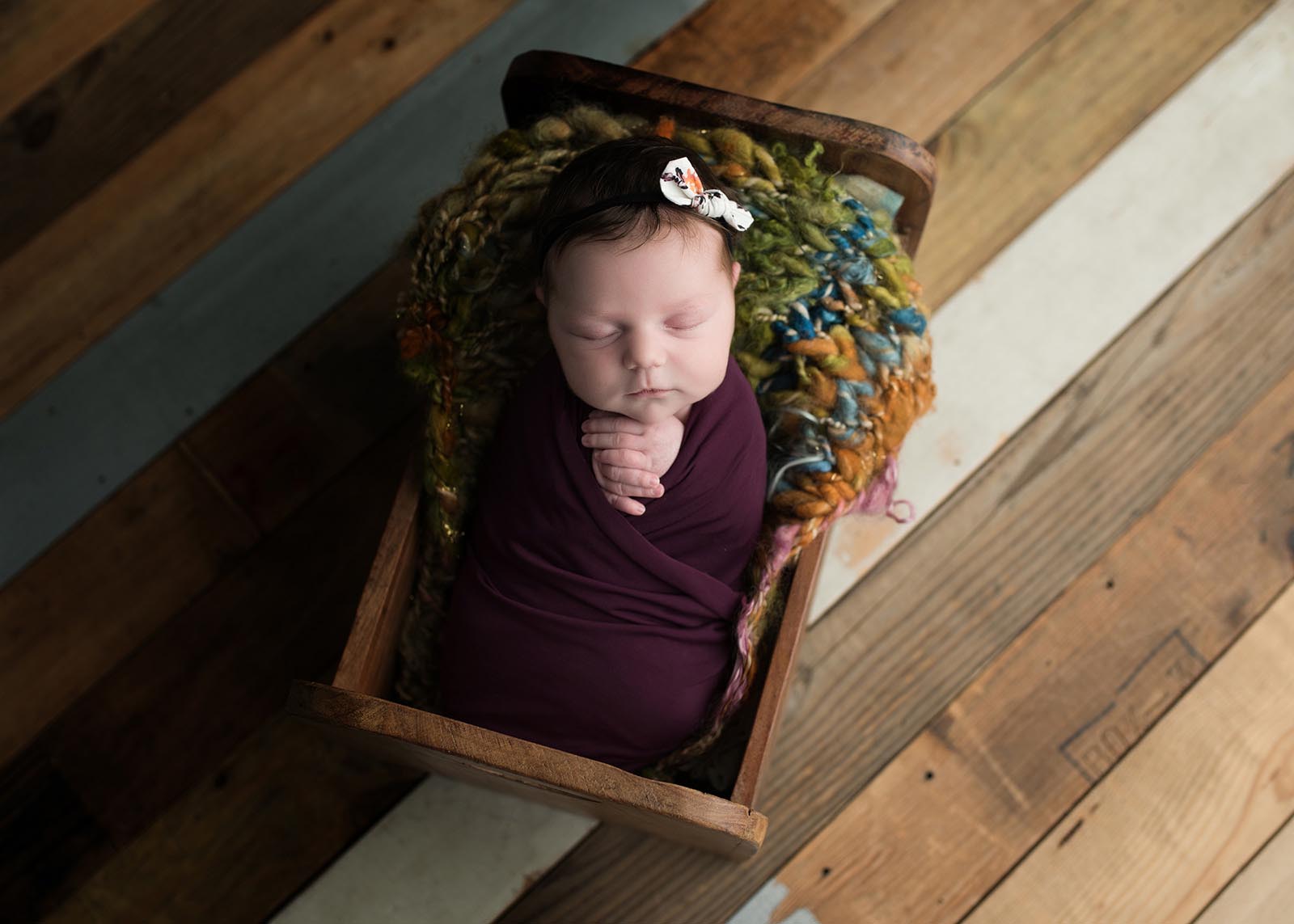 exceptional-client-experience-photography-10 Newborn baby in a box