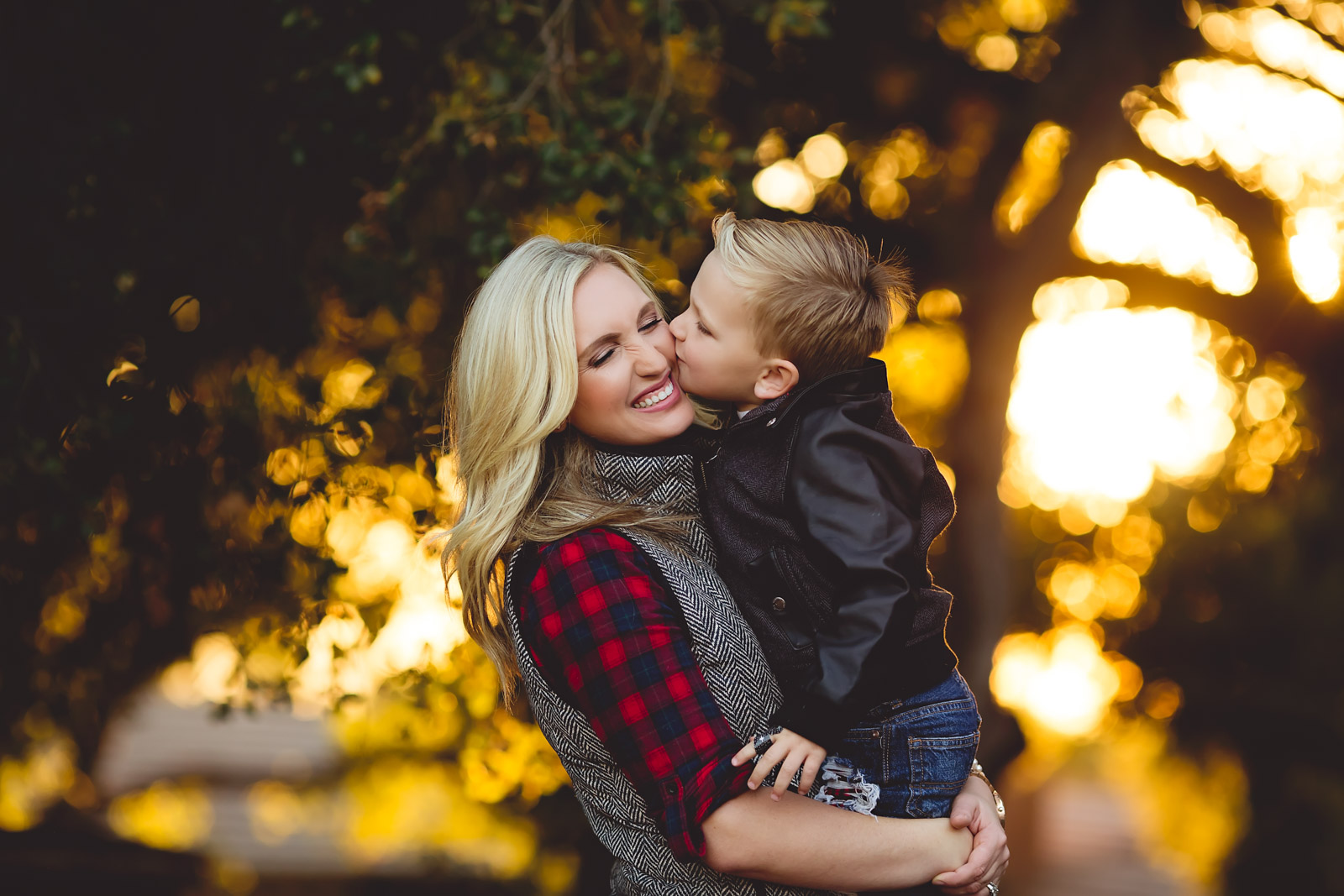 How to avoid these 4 common mini session problems by Amy Salessi 10 I've offered all kinds of photo mini sessions. Over the years, I've learned how to make these sessions as efficient and easy as possible.