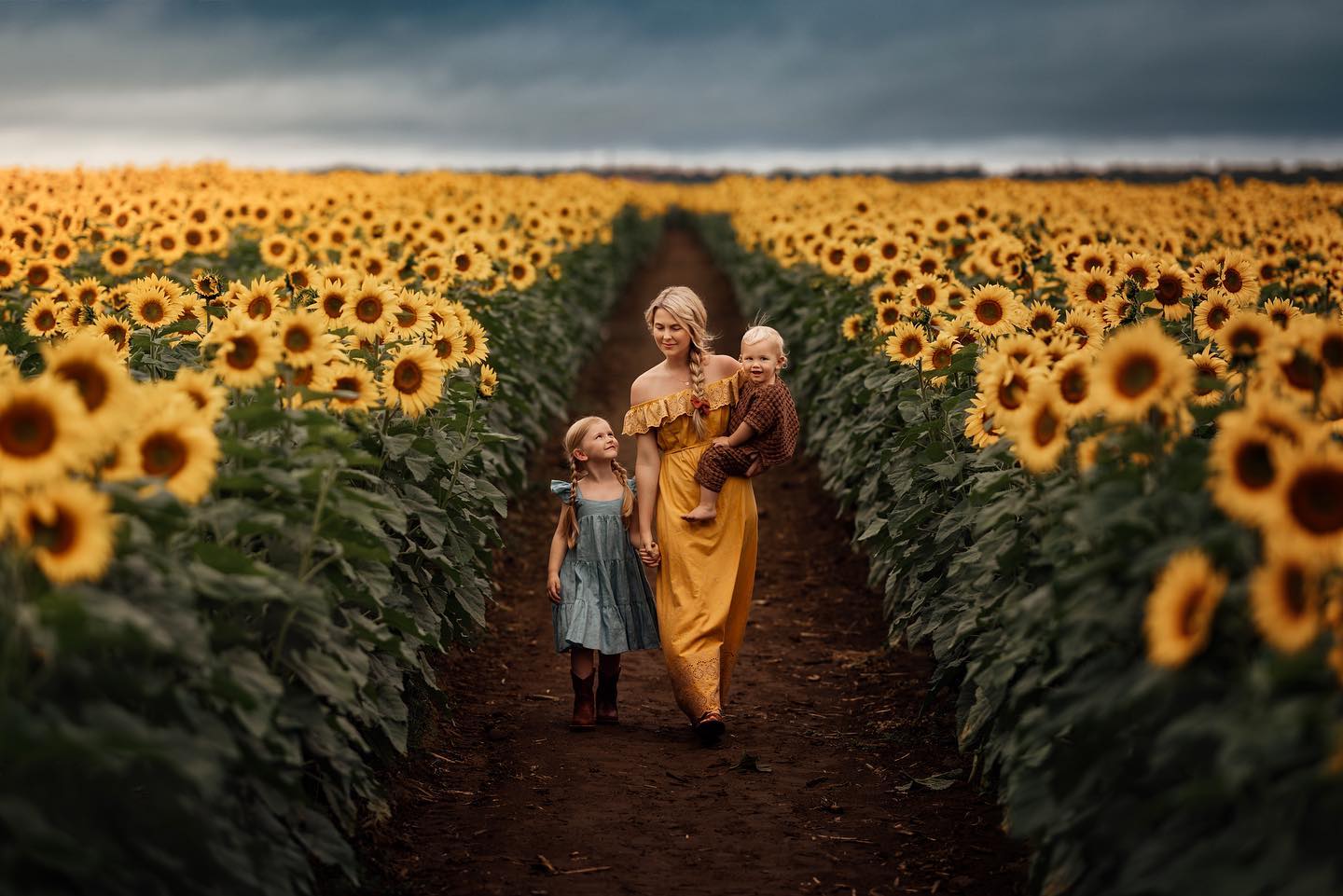 Interview with Meg Loeks about her new workshop for photographers called the Artists Eye27