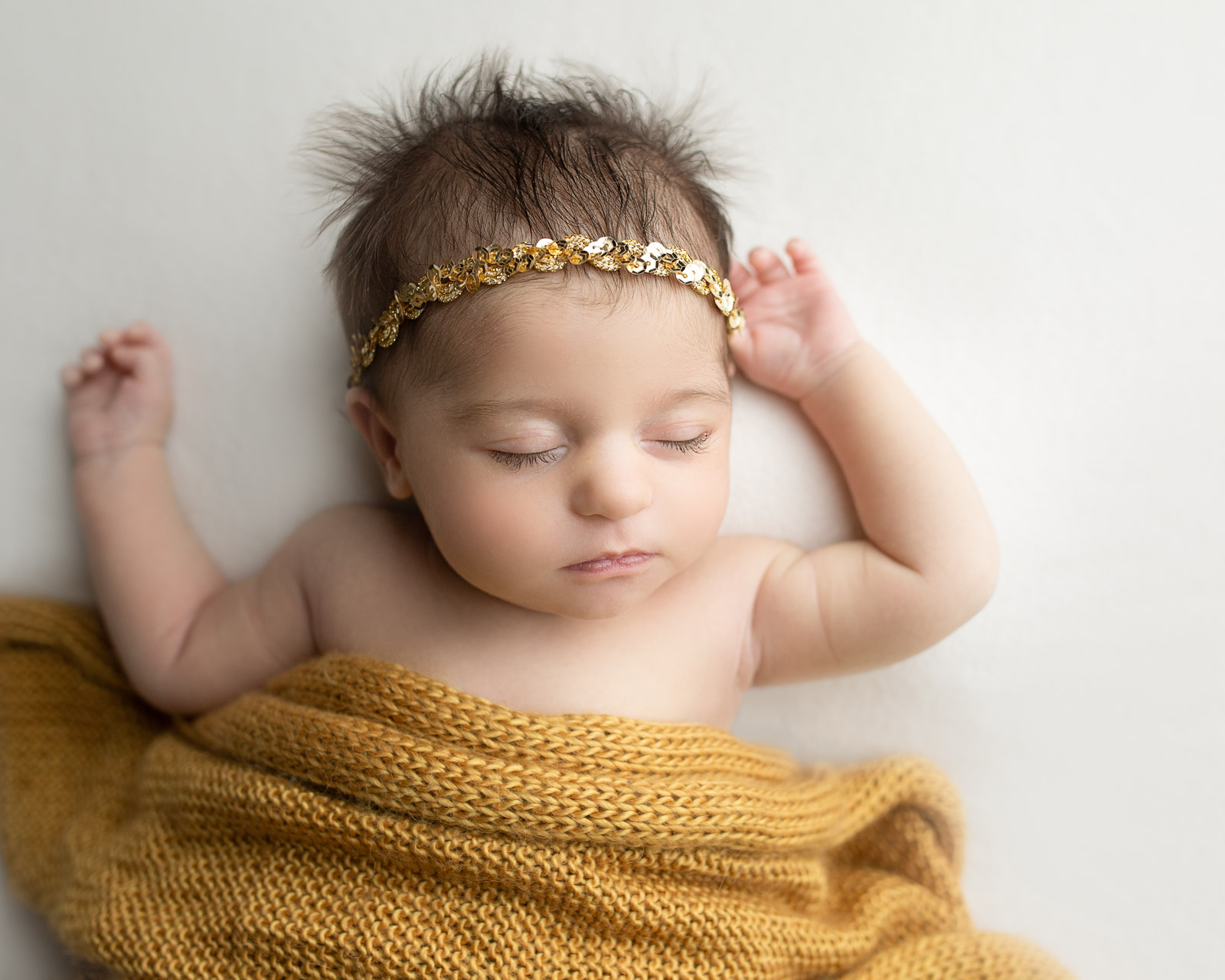 Jefferson-City-MO-newborn-photography-crystal-reddick-4 No-stress newborn pose of baby with arms up