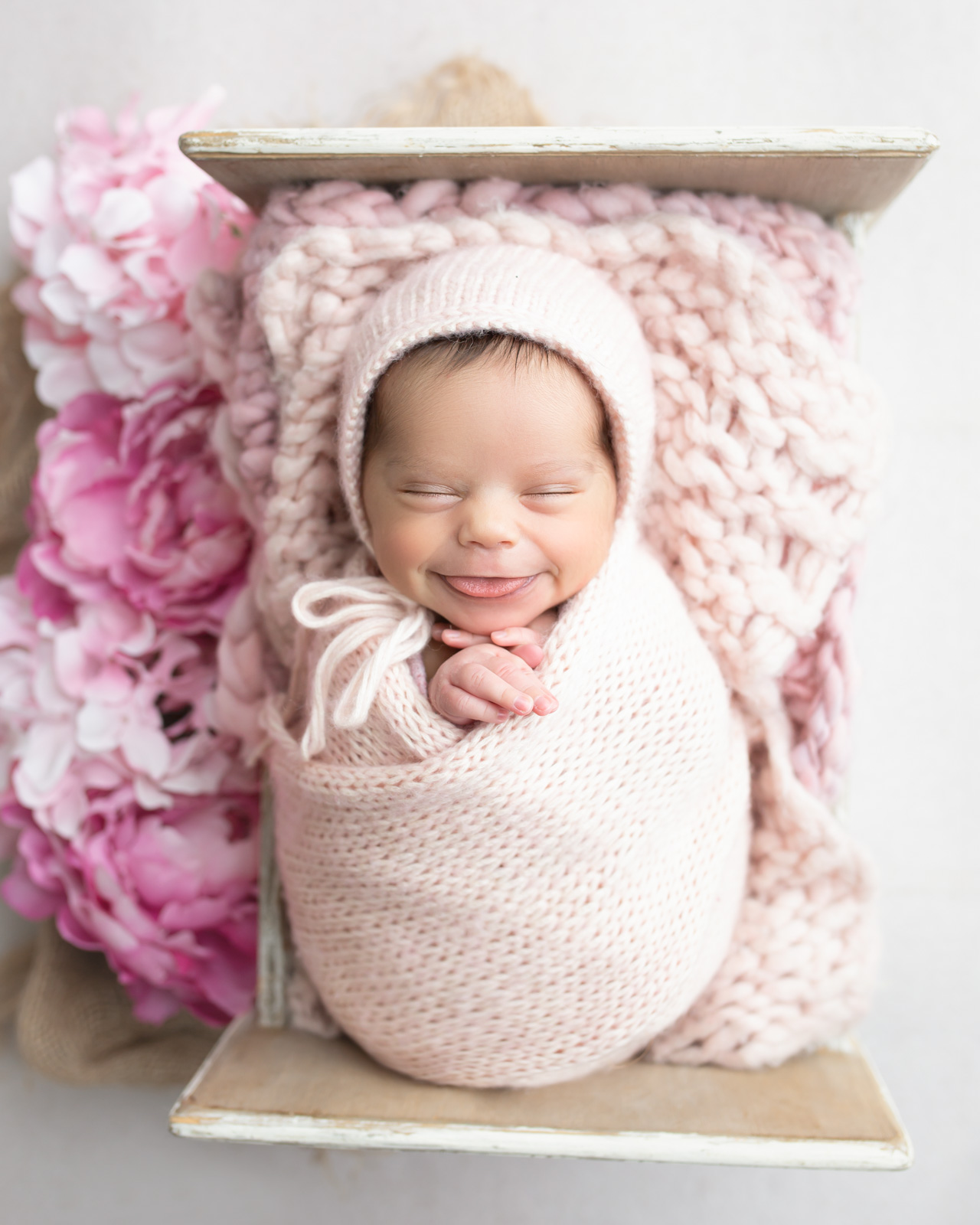 Lake-of-the-Ozarks-newborn-photography-crystal-reddick-9-2 Stress-free newborn pose of newborn baby smiling