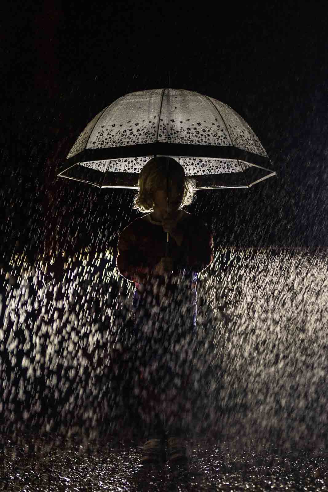 Light-Hackers-Creative-Light-Class-for-Photographers-Low-Light-Image-by-Jo-Martindale-using-light-source-car-lights-1