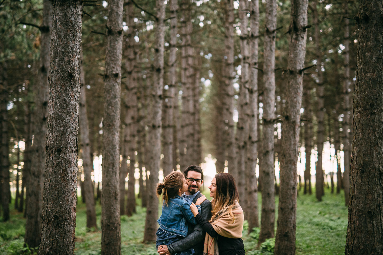 Teach your clients to layer with neutrals not just to stay warm, but to add variety to a session by changing out their layers. Let’s check out this gorgeous session by Sonia Bourdon Photography as an example.