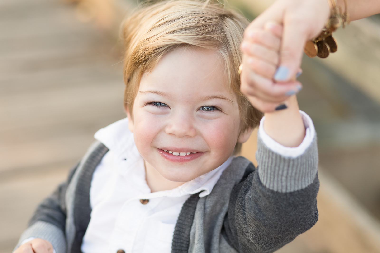 The majority of my family sessions are only 30 minutes long, so if I encounter a tricky situation, I have to fix it FAST, and I always do. Over the years, I've picked up tons of ideas how to fix a variety of "unfortunate situations," and I'm going to share my best ones here with you!