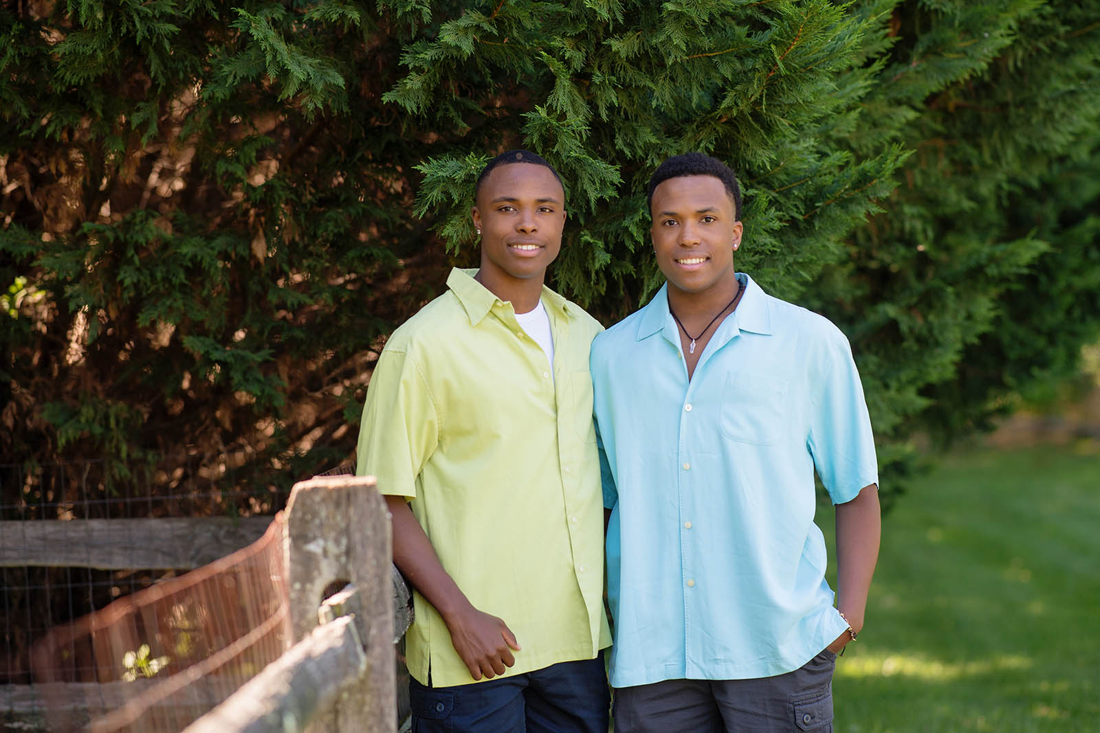How to photograph senior twins - identical twin boys