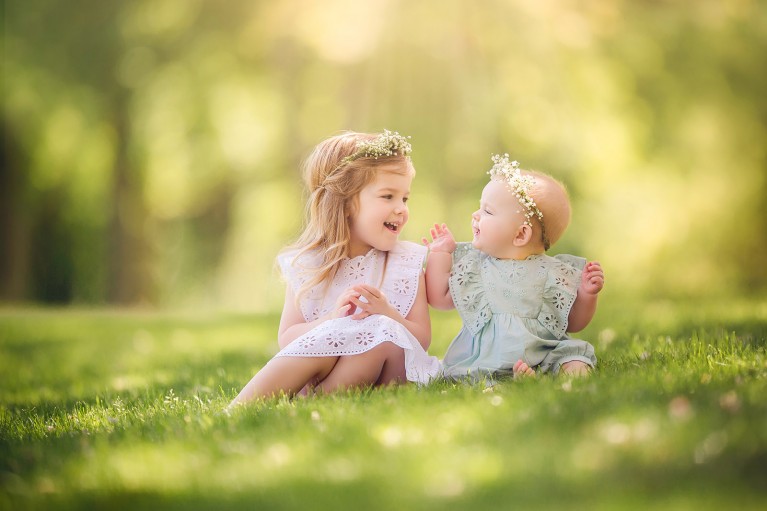 How do you take candid photos when posing? Here's how! | Click Magazine